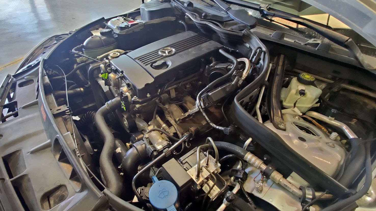 Motor Mercedes.