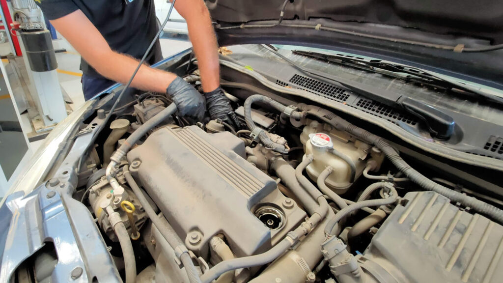 Mantenimiento motor en Talleres Love My Car.