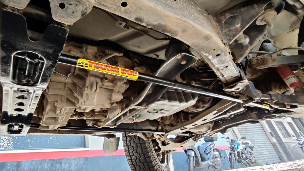 Barra de Torsión Reforzada en un NIssan Terrano II.
